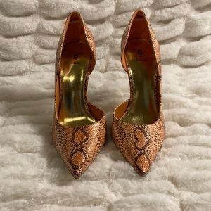 Bakers Orange Snake skin print pointed toe heels